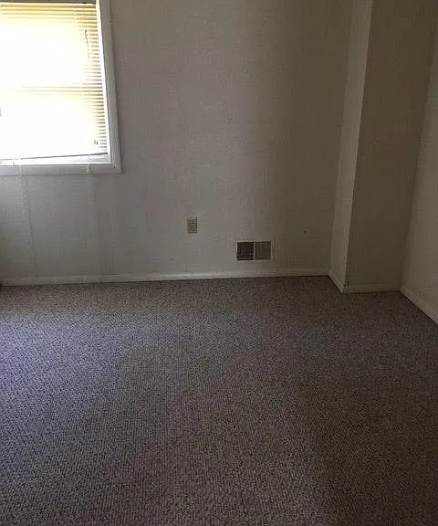 104 S Higgins Ave — Photo 8