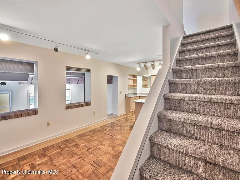 1409 Penn Ave #3 — Photo 11