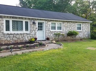 1922 E Cedarville Rd, Pottstown, PA 19465