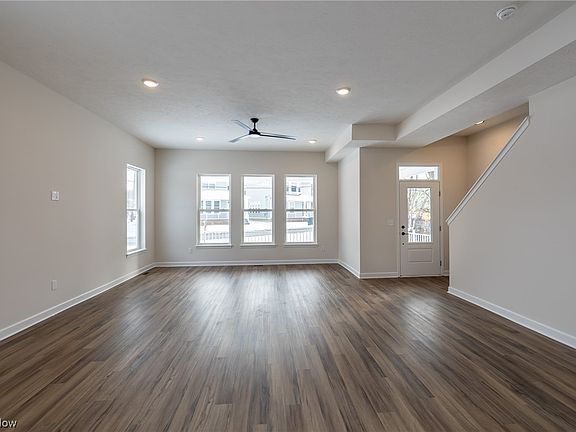 4th image of 12223 Ashbury Ave