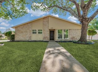 1149 Meadow Creek Ct, Lancaster, TX 75146