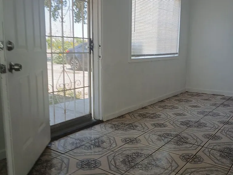 212 2nd St — Photo 12
