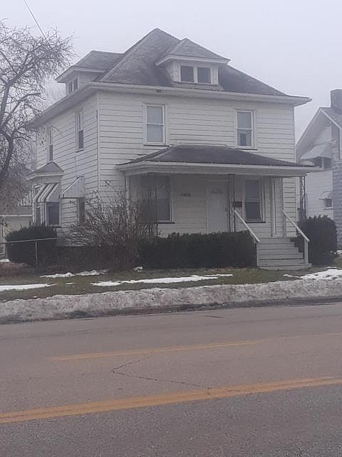 1st image of 1458 E Main St