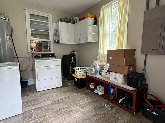 5th image of 107 Betsy Dr