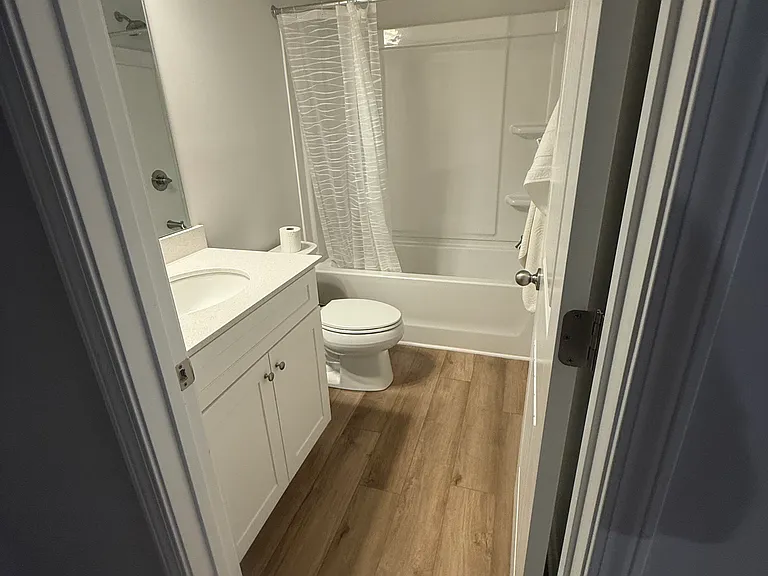 855 Eagle Ave — Photo 8