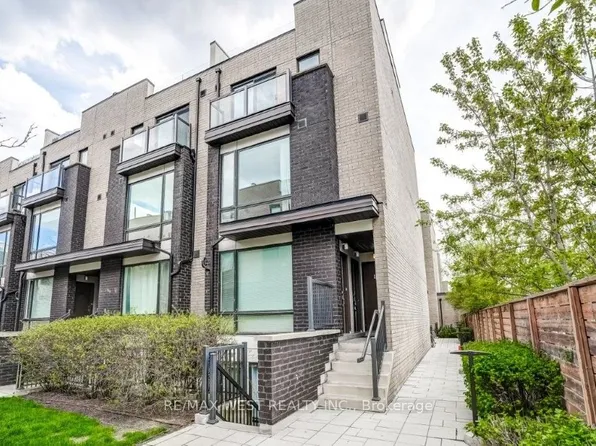 30 Fieldway Rd #Townhouse 97, Toronto, ON M8Z 0E3