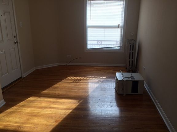 5th image of 1342 1/2 W Argyle St APT 2E