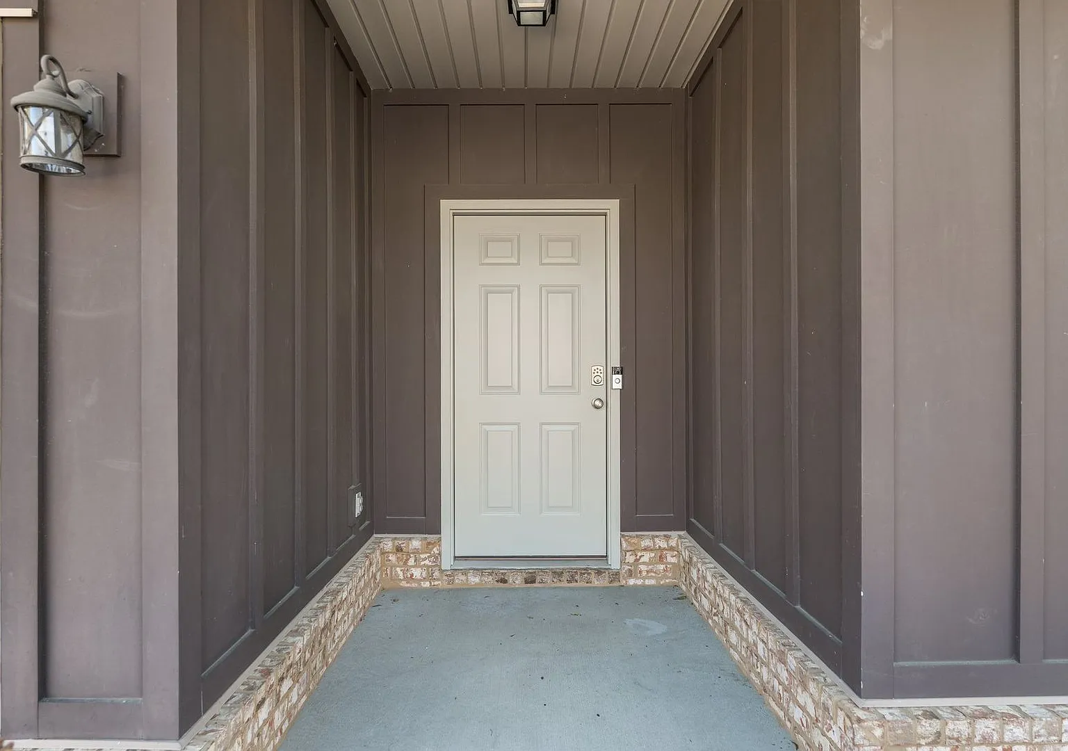 188 Whispering Lake Dr — Photo 2