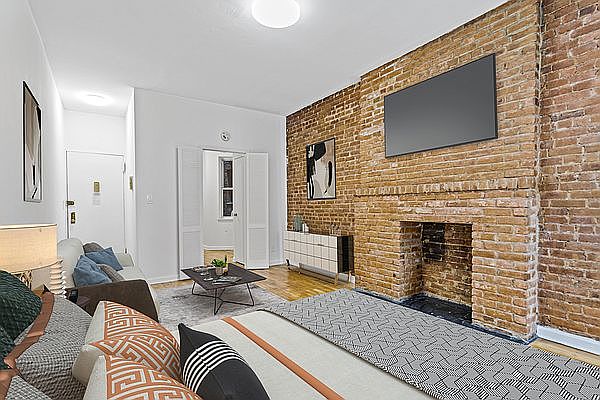 2nd image of 321 E 83rd St APT 2B