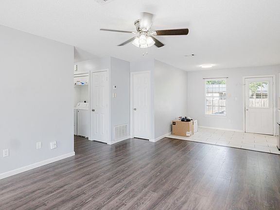 5th image of 13815 Rockinghorse Ln