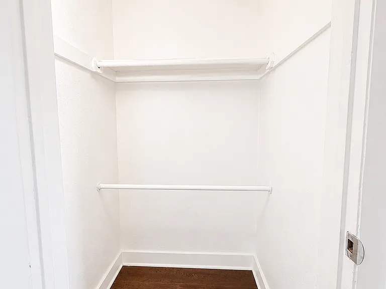closet 2 of 4