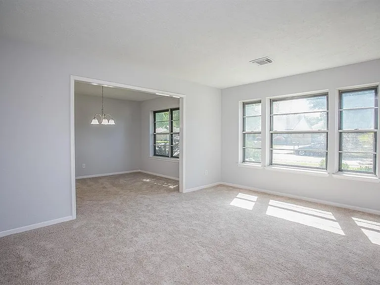 4219 Tuscarora St — Photo 4