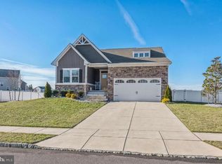 30 Oak Ln, Carneys Pt, NJ 08069