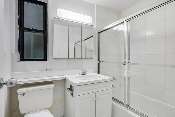 Rented by Anchor Associates | media 27