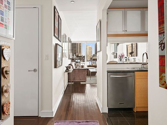 4th image of 120 Riverside Blvd #Ph1j