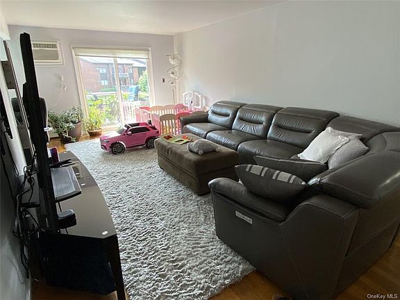 2nd image of 6 Charles Ln APT 2C