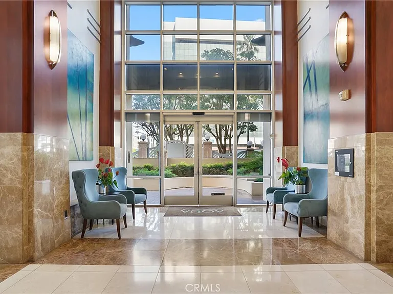 488 E Ocean #P2 — Photo 3