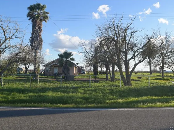 10595 E Childs Ave, Le Grand, CA 95333