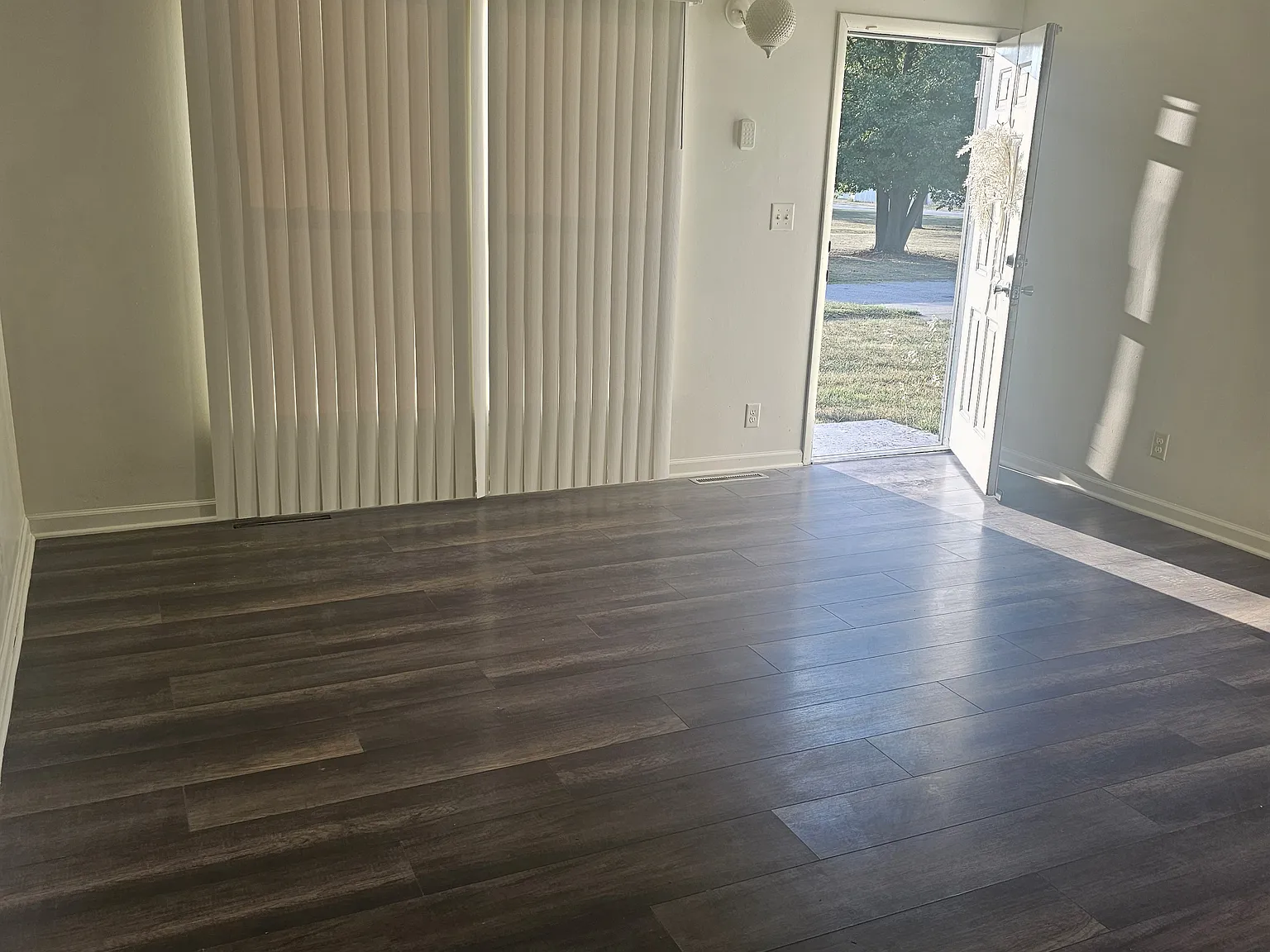 4 bed, 1165 sqft, $1,400 — Photo 1