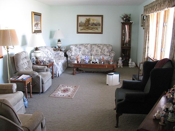 2nd image of 915 E Le Fevre Ave