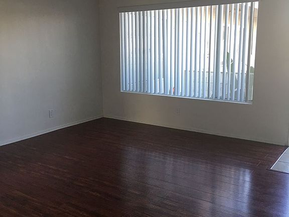 5th image of 815 Victor Ave APT 17