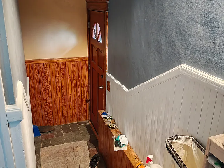 29 Roslyn Ave — Photo 53