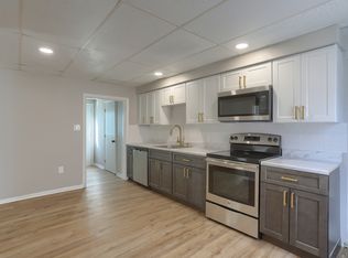 102 W Locust St, Mechanicsburg, PA