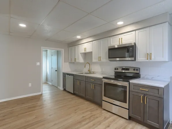 100 W Locust St, Mechanicsburg, PA 17055