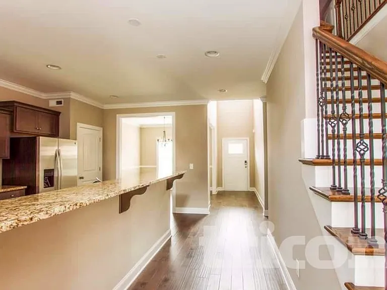 1509 Burrows Ave — Photo 3