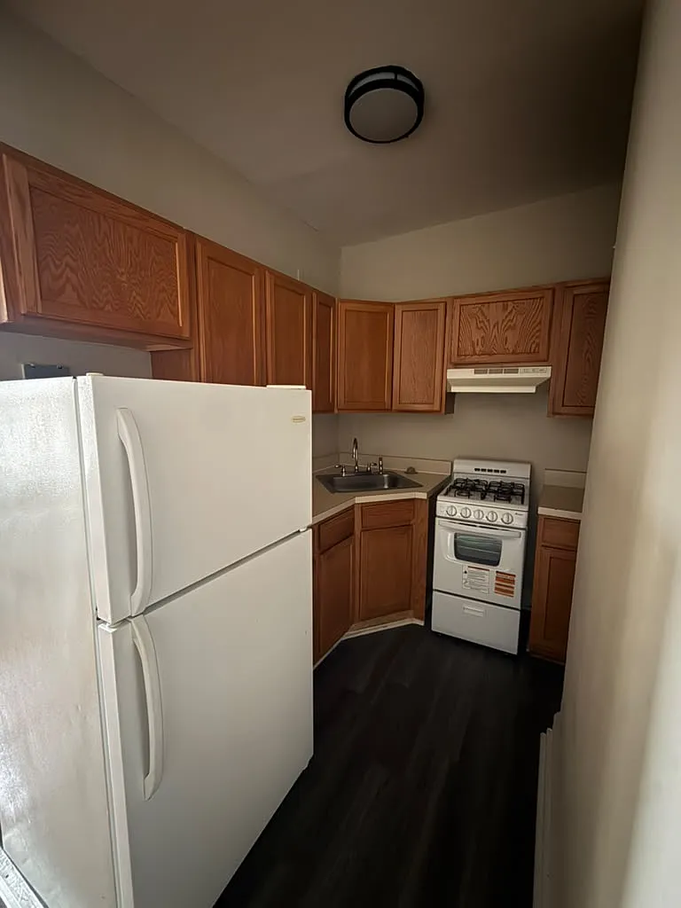 325 Cherry St — Photo 3