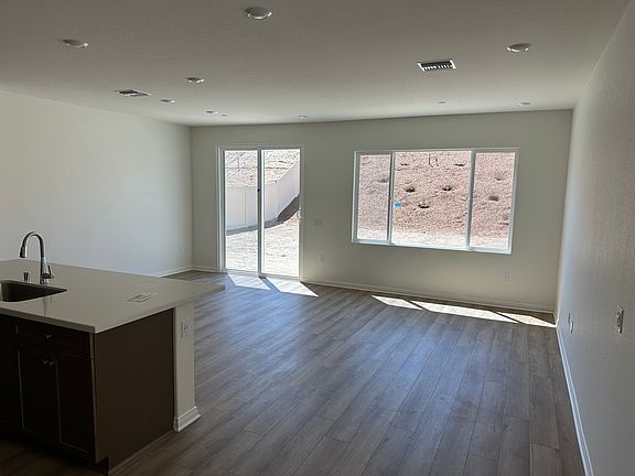 4th image of 4634 Florence Dr