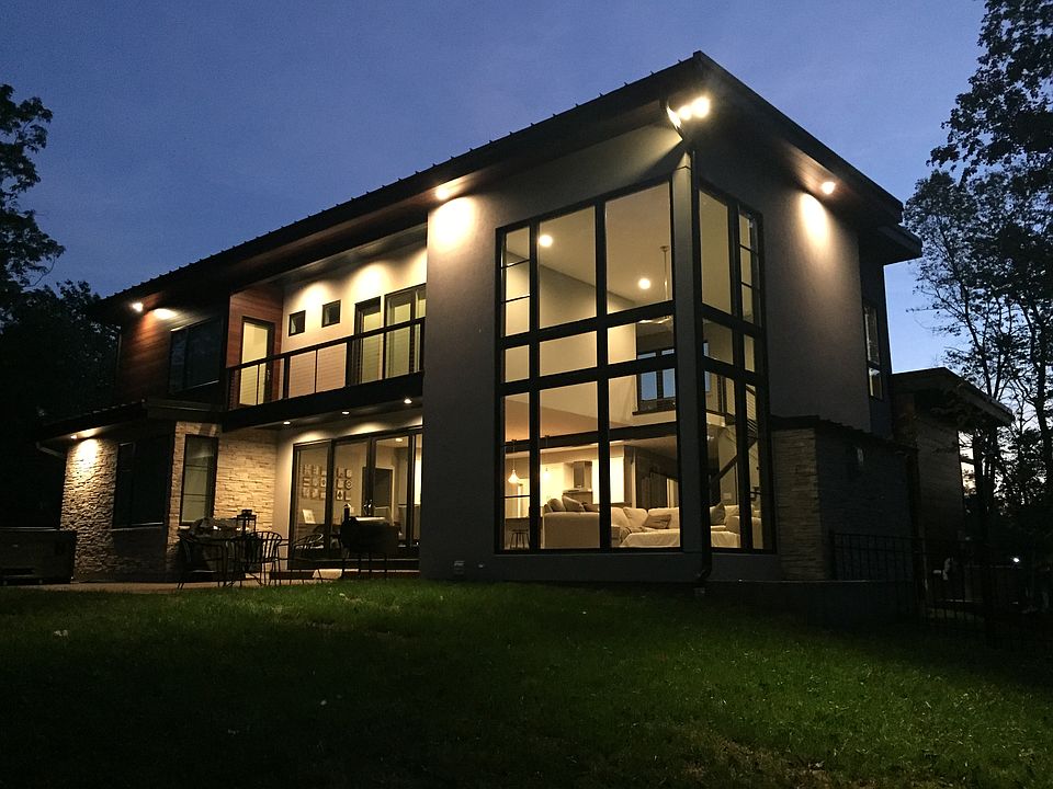 2nd image of 8100 Baywood Ln