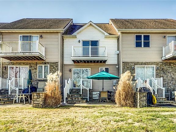 4th image of 220 Lake Front Dr