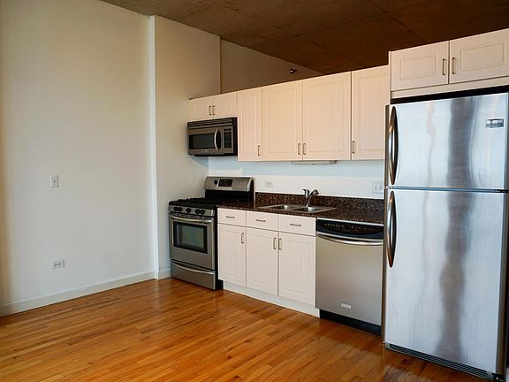 5th image of 1720 S Michigan Ave APT 3104