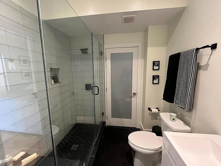 3215 Lawrence St — Photo 10