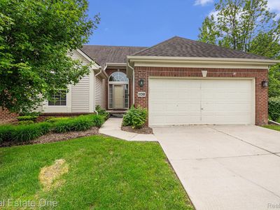 1130 Andover Cir, Walled Lake, MI, 48390