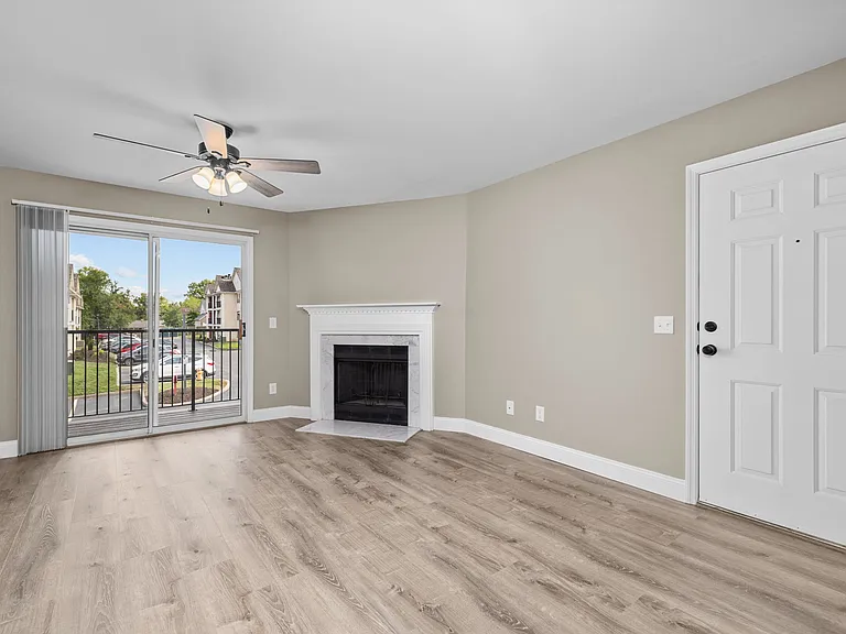 913 Carriage Circle Ln #1 — Photo 6