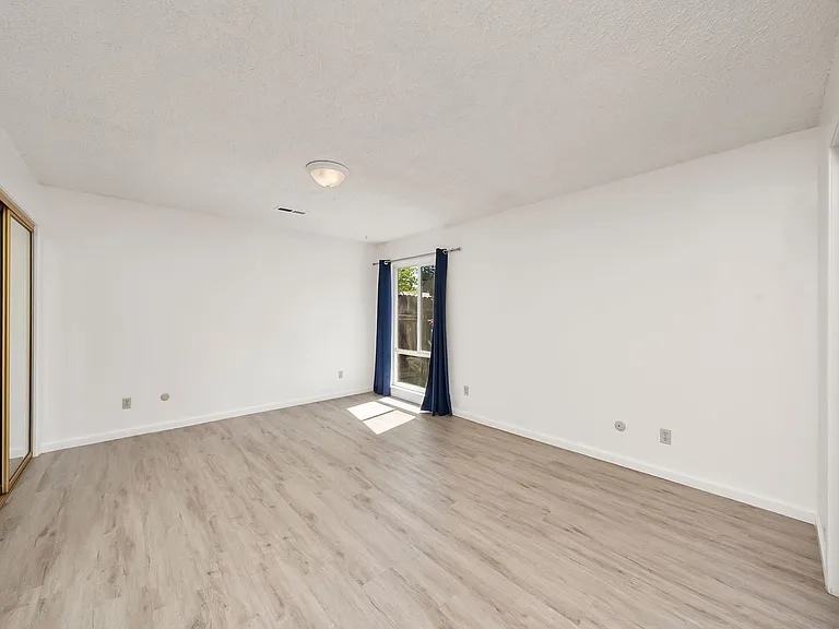 6228 Riverside Blvd — Photo 9