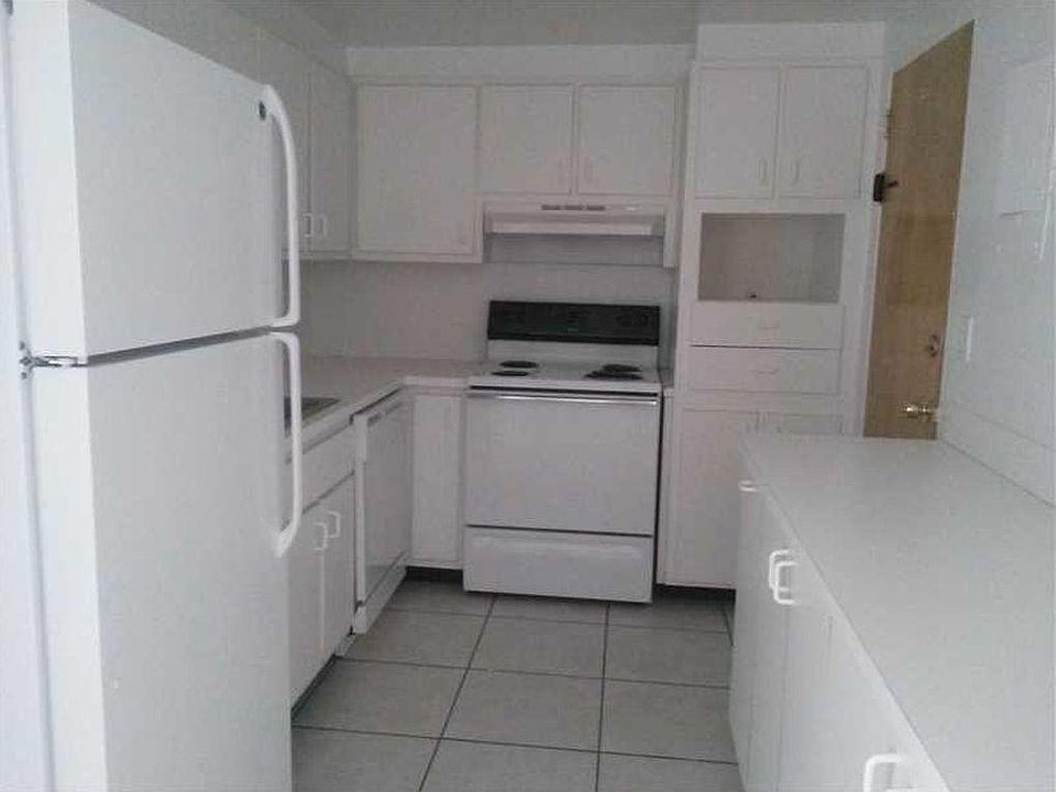 1st image of 353 W 47th St APT 3H