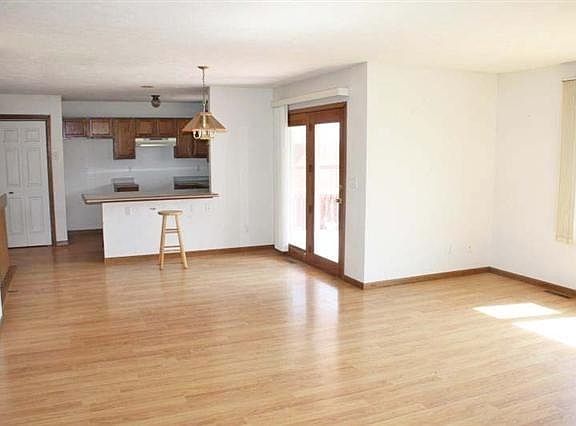 4th image of 1551 Lasalle Ct