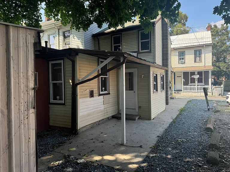 534 Church St — Photo 9