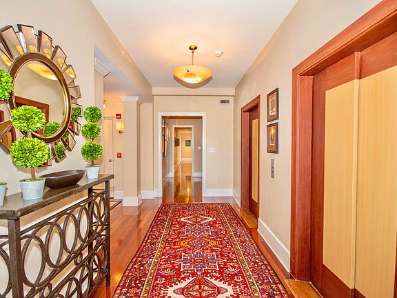 4th image of 204 Jefferson St #11