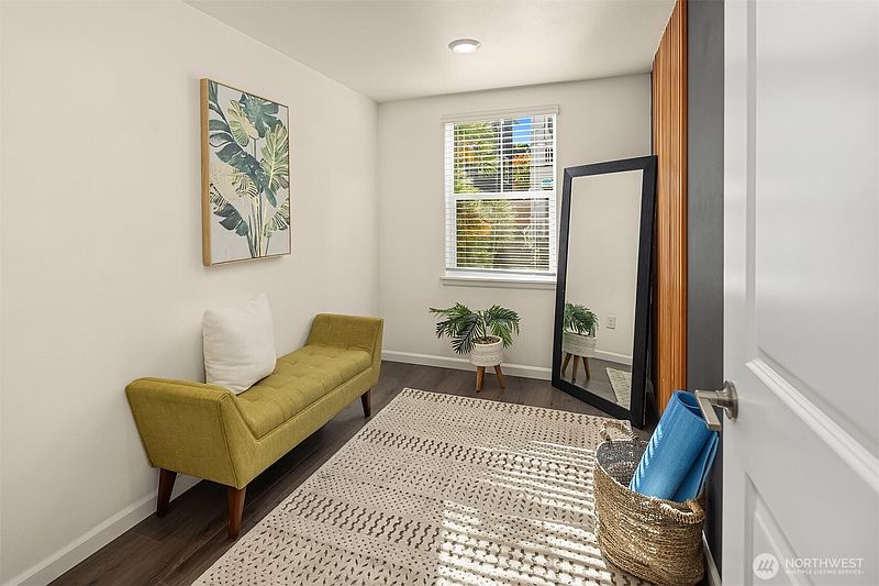 4th image of 6716 34th Avenue SW