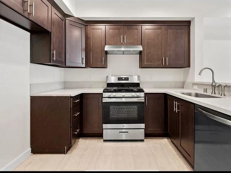 5222 Vantage Ave #301 — Photo 6