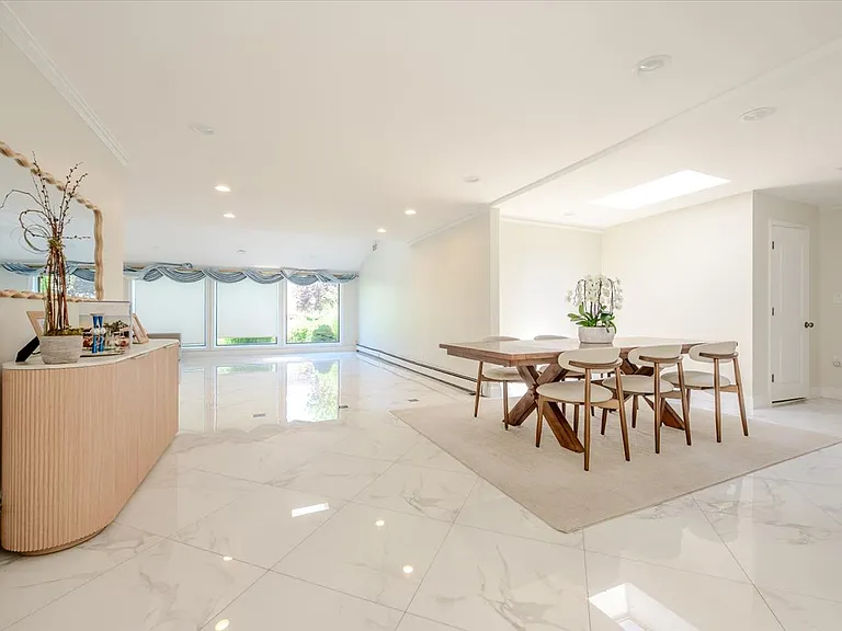 70 Longfellow Rd — Photo 8