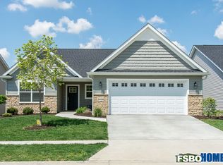 2438 Pheasant Creek Cir, Davenport, IA 52807