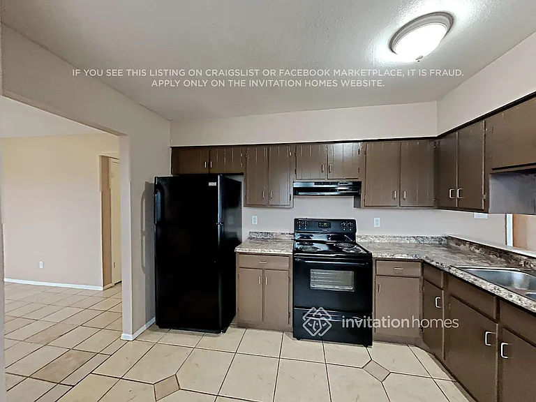17454 N 14th Ave — Photo 5