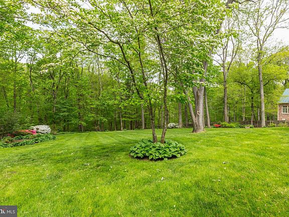 3rd image of 1210 Daleview Dr