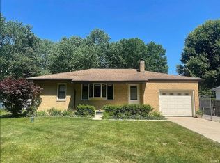 53142 N Twyckenham Dr, South Bend, IN 46637