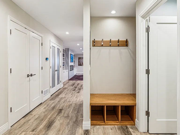 1534 Bradley Dr — Photo 8